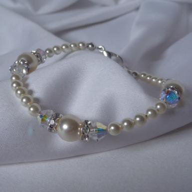 Wedding  Elegance Swarovski Crystal and Pearl Bracelet Image 1