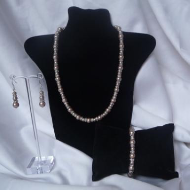 Wedding  Romance Swarovski Crystal and Pearl Bracelet Image 1