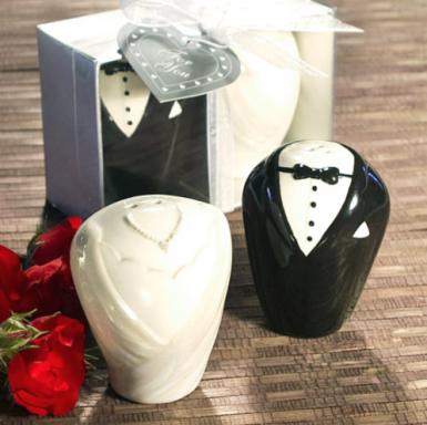 Wedding  Bride and Groom Salt and Pepper Shakers Image 1