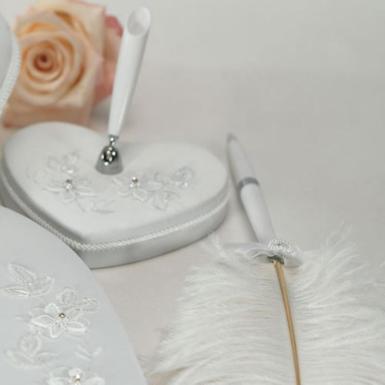 Wedding  Floral Fantasy Heart Shaped Pen Set Image 1