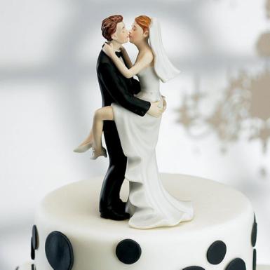 Wedding  Kissing Couple Cake Topper Light Skin Tone Image 1