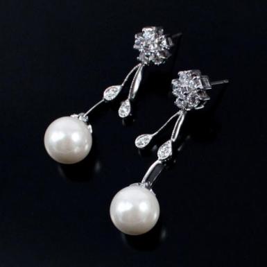 Wedding  Branches with Pearls Earrings Image 1